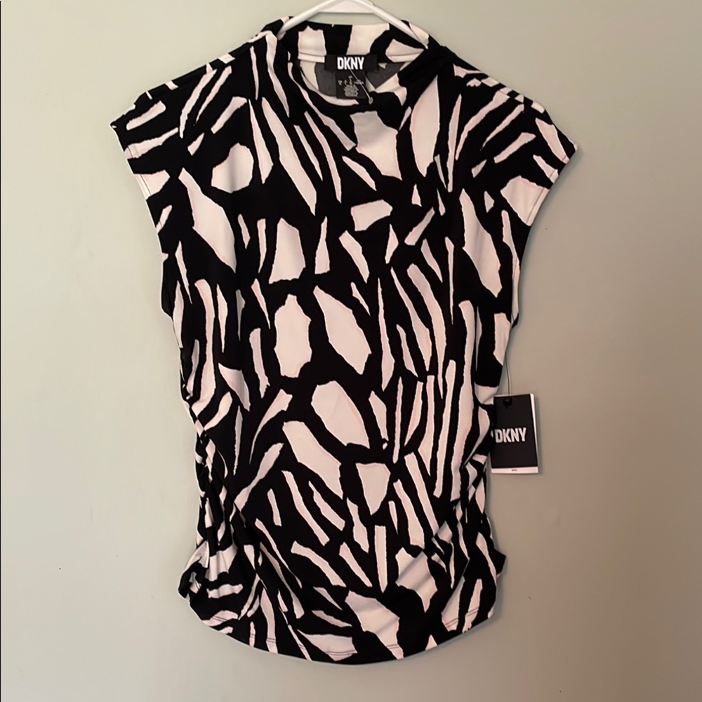 DKNY Black and White Women's Top. Gathers on each side